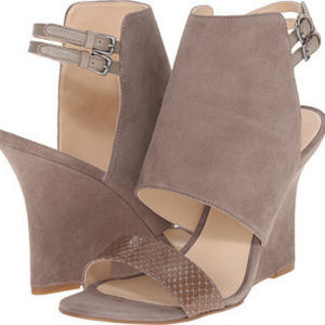 NWT Nine West Bueta Suede Wedge Sandal